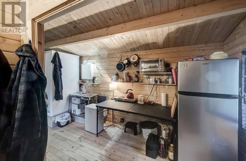 36 Douglas Road — photo 10 of 13