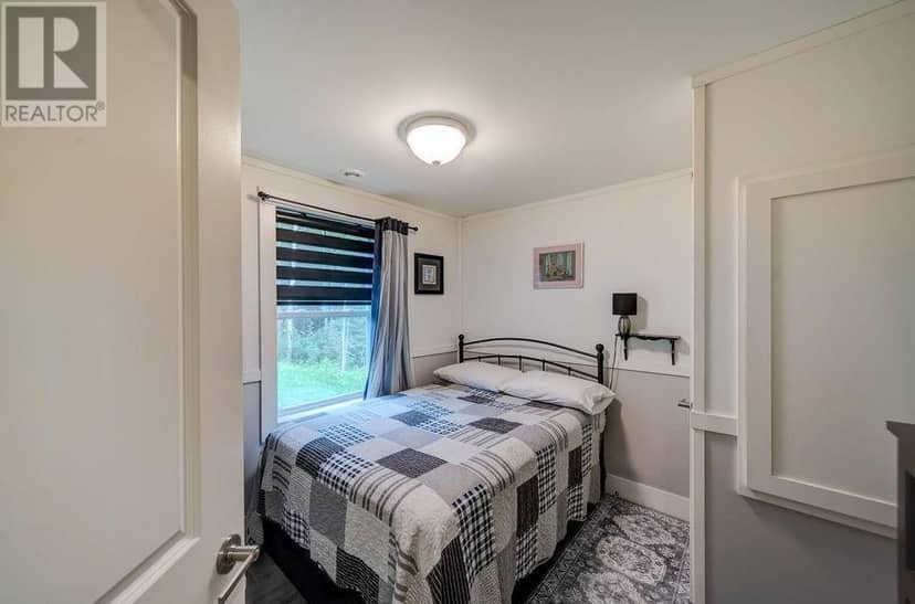 36 Douglas Road — photo 7 of 13