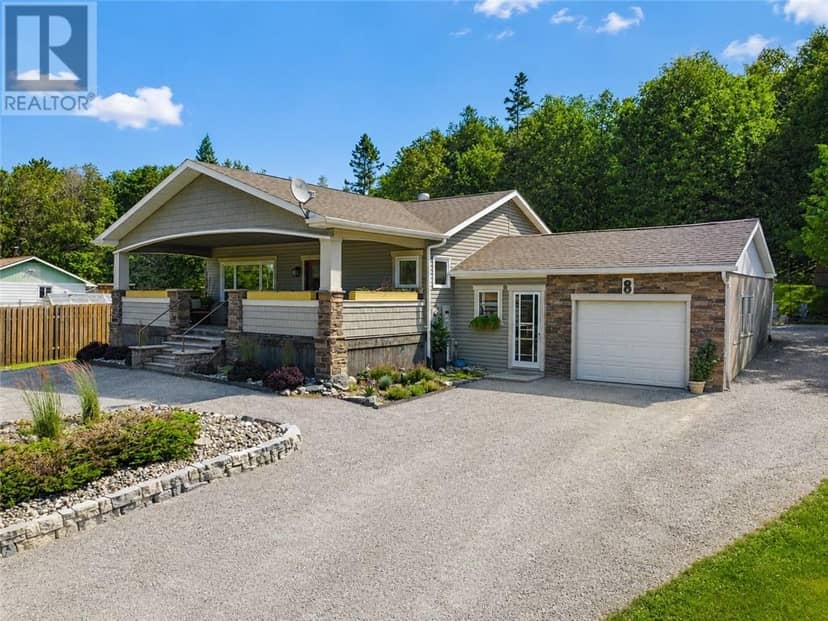 8 McQuarrie Blvd., Gore Bay