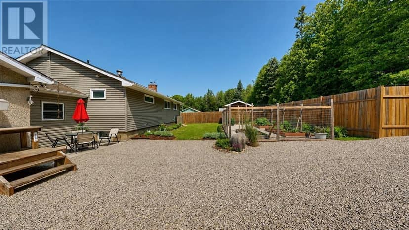 8 McQuarrie Blvd. — photo 22 of 40