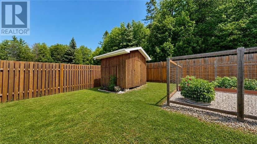8 McQuarrie Blvd. — photo 24 of 40