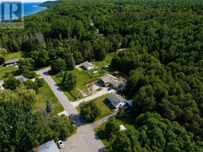 8 McQuarrie Blvd., Gore Bay, photo 3