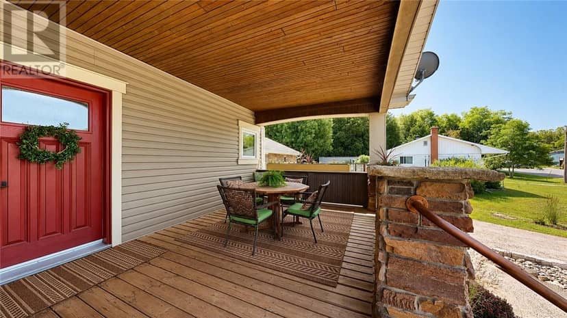 8 McQuarrie Blvd. — photo 36 of 40