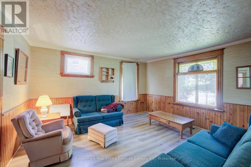 237 Thomas Street — photo 13 of 37