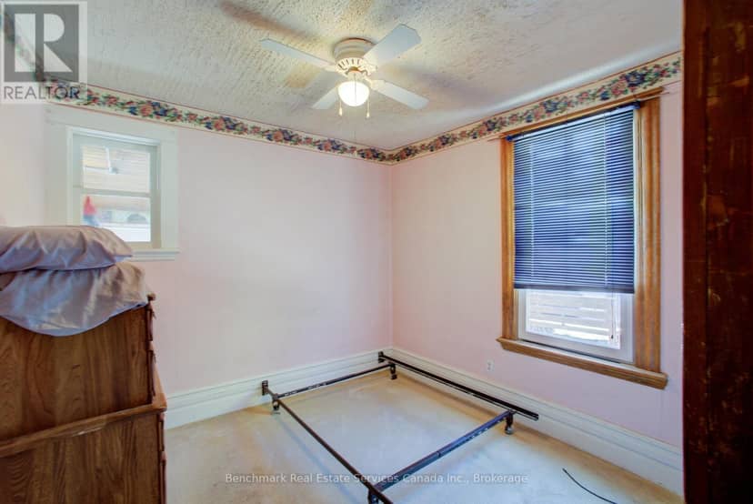 237 Thomas Street — photo 15 of 37