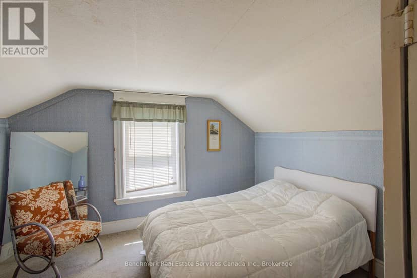 237 Thomas Street — photo 18 of 37