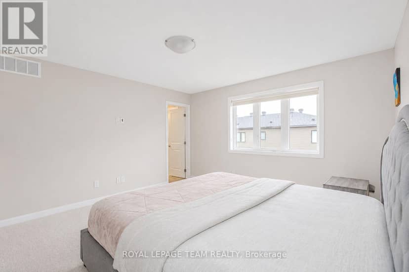 2004 Caltra Crescent — photo 12 of 25
