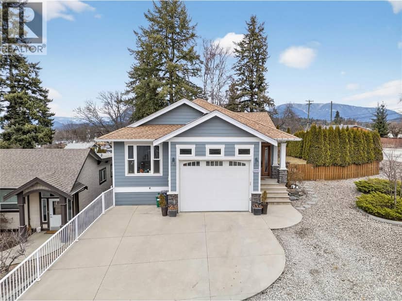 2991 7 Avenue NE, Salmon Arm