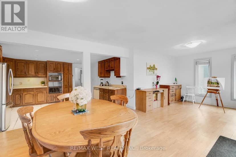 1518 Cawthra Road — photo 6 of 14