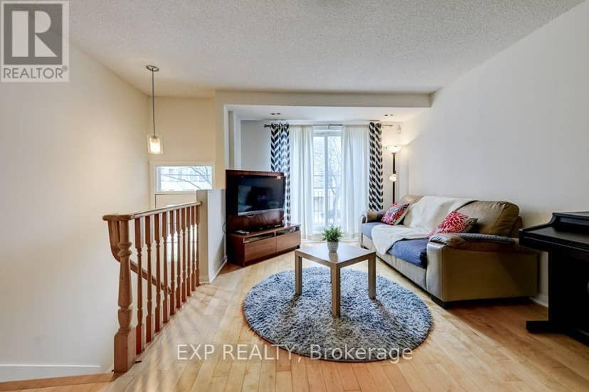 1716 - 28 Sommerset Way — photo 2 of 15