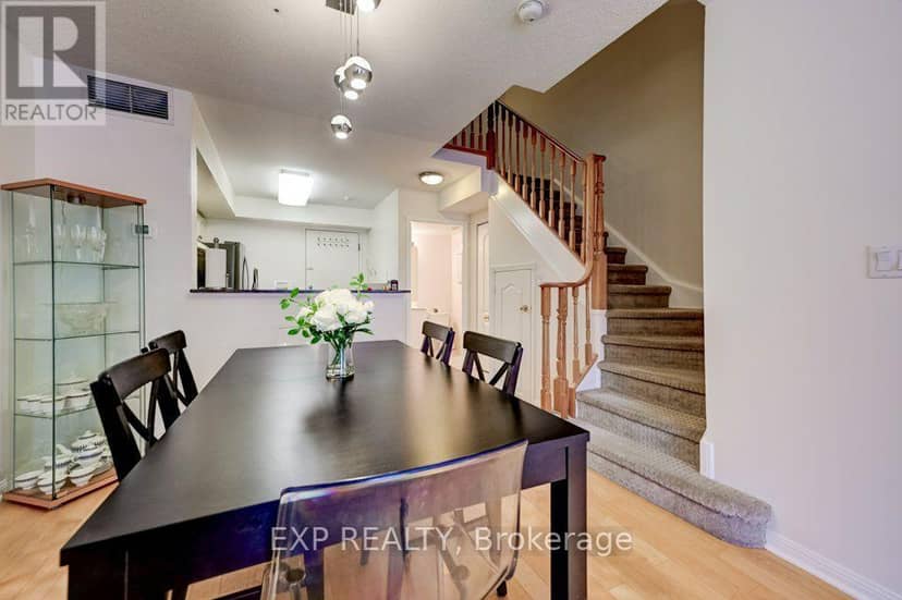 1716 - 28 Sommerset Way — photo 3 of 15