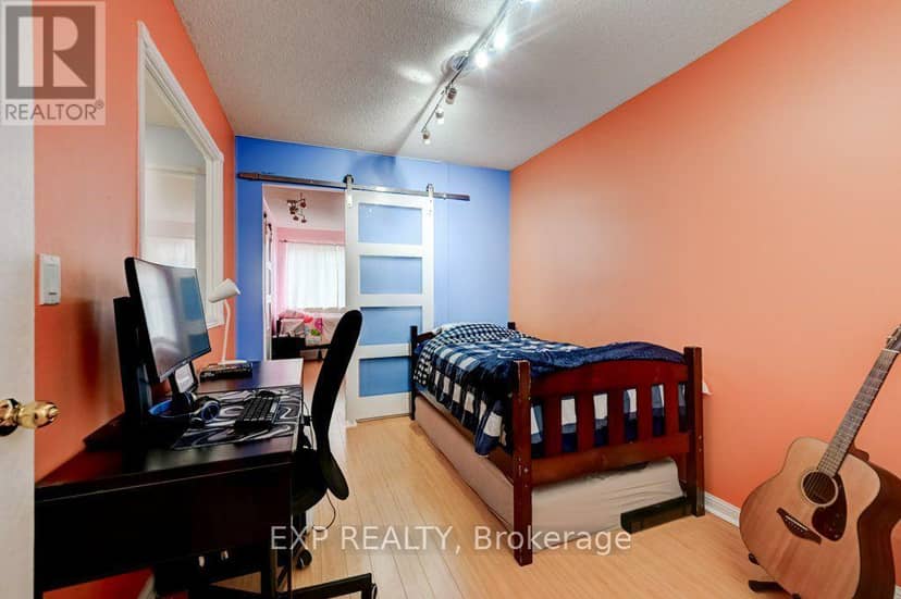 1716 - 28 Sommerset Way — photo 7 of 15