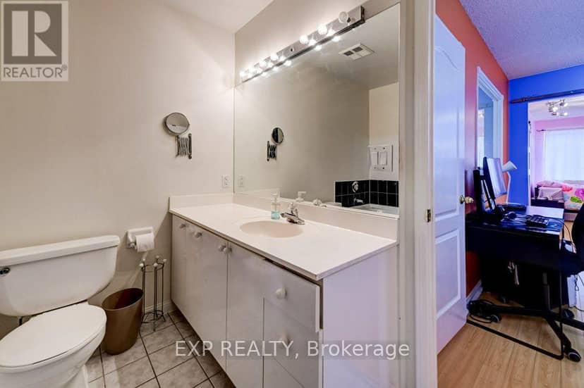 1716 - 28 Sommerset Way — photo 9 of 15