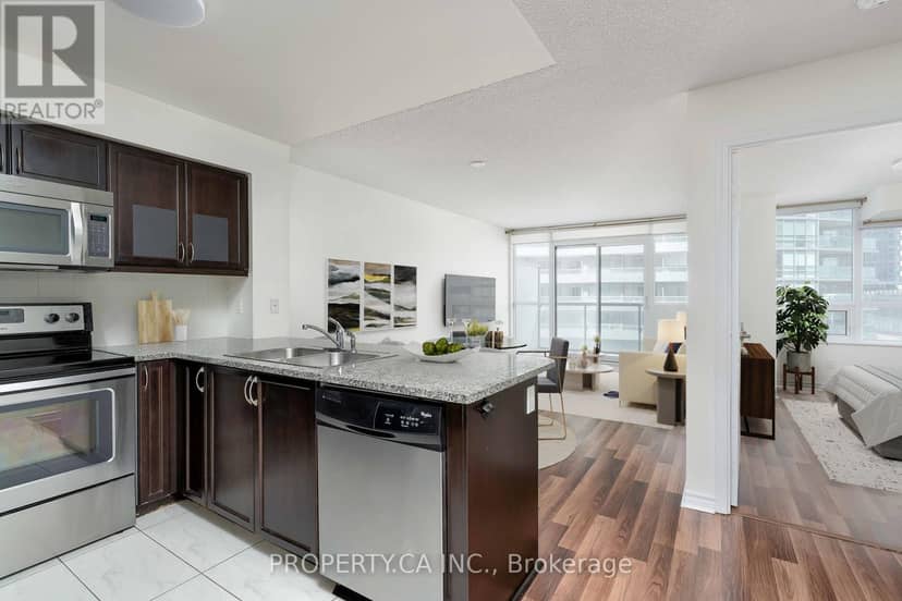 803 - 25 Lower Simcoe Street — photo 1 of 26