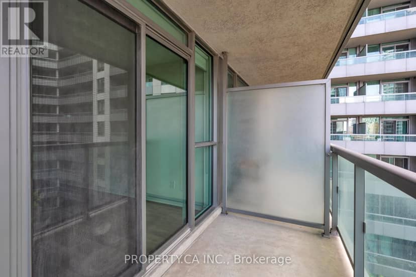 803 - 25 Lower Simcoe Street — photo 10 of 26