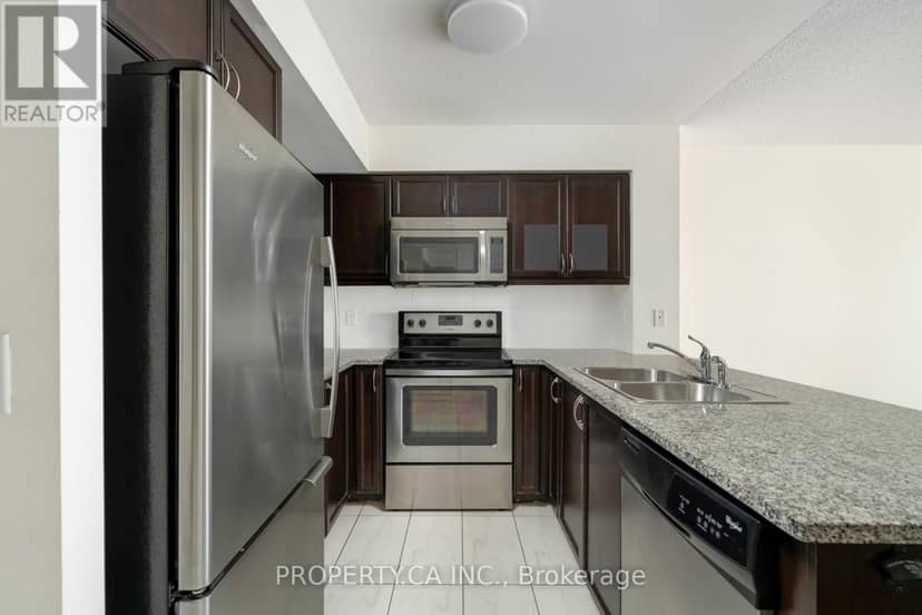 803 - 25 Lower Simcoe Street — photo 14 of 26