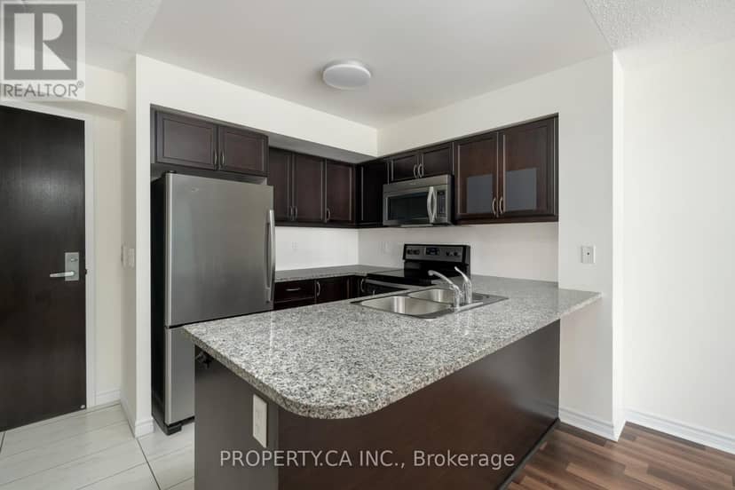 803 - 25 Lower Simcoe Street — photo 15 of 26