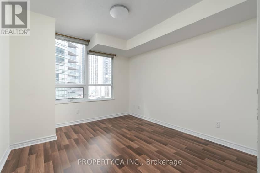803 - 25 Lower Simcoe Street — photo 22 of 26