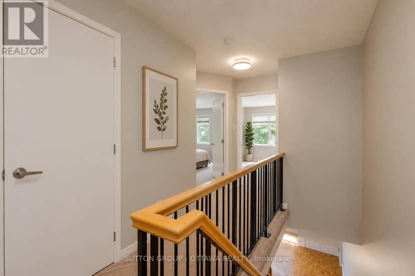 10 - 255 Clarence Street — photo 14 of 20