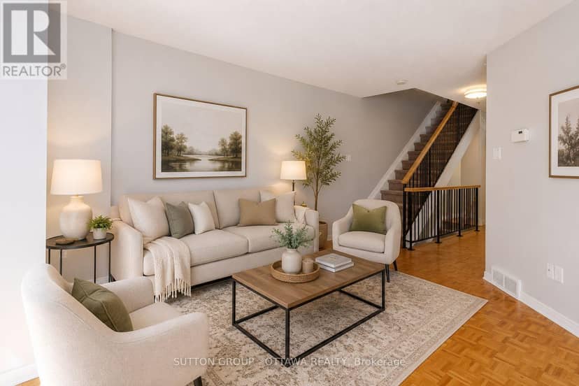 10 - 255 Clarence Street — photo 7 of 20