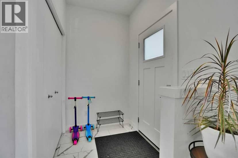 76 Amblefield Terrace NW, Calgary, photo 3