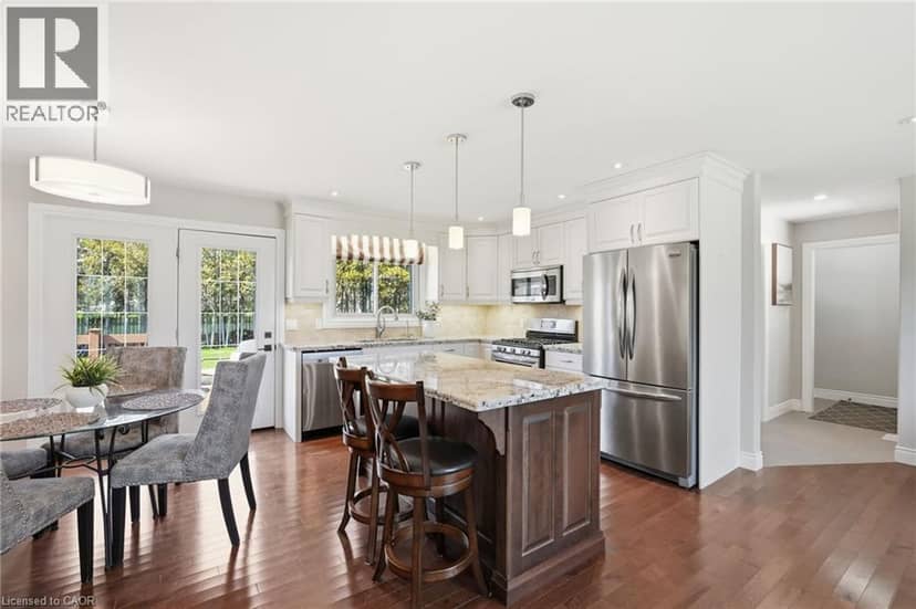 133 NEW LAKESHORE Road — photo 12 of 40