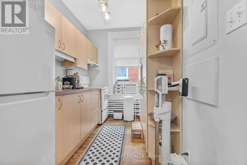 548 Maclaren Street — photo 13 of 18