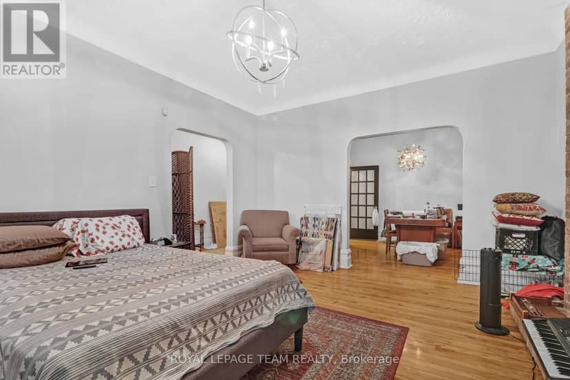 548 Maclaren Street — photo 7 of 18