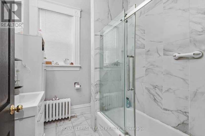 548 Maclaren Street — photo 9 of 18