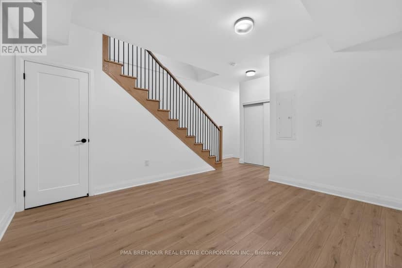 52 Burleigh Mews — photo 16 of 20