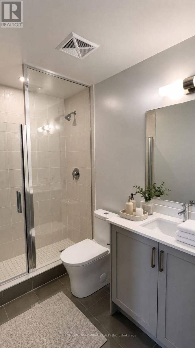 913 - 10 Gatineau Drive — photo 8 of 22