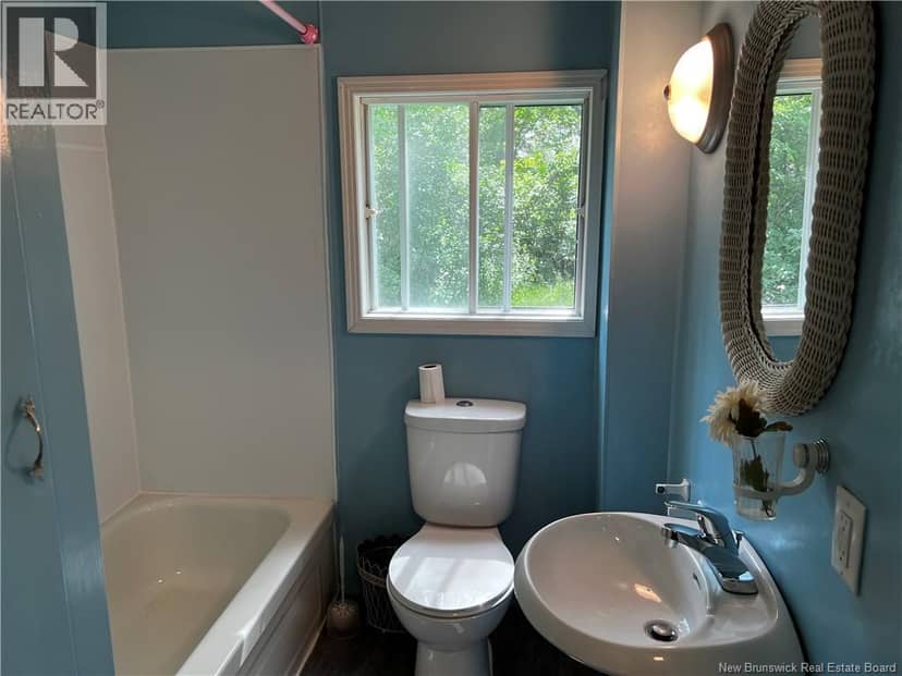 437 Northfield Avenue — photo 9 of 16