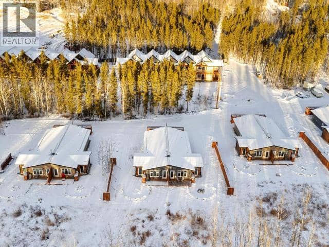 32 Takhini Meadows Drive, Whitehorse North, photo 2