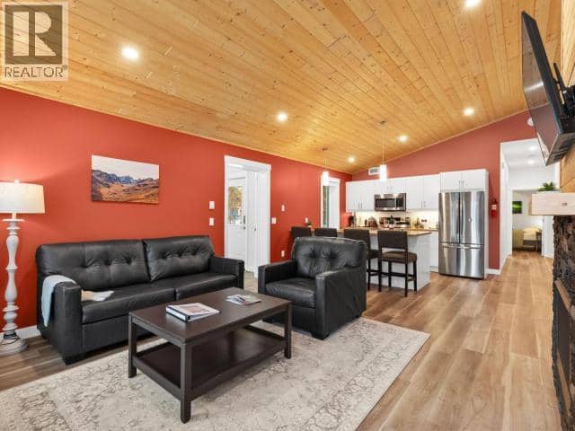 32 Takhini Meadows Drive — photo 32 of 40