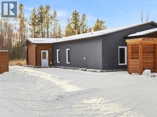 32 Takhini Meadows Drive, Whitehorse North, photo 5