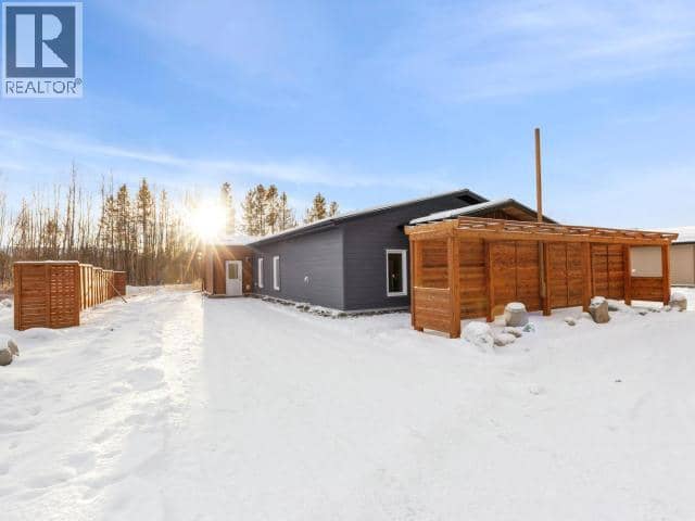 32 Takhini Meadows Drive, Whitehorse North, photo 6