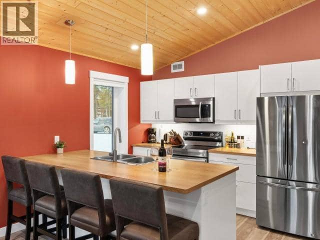 32 Takhini Meadows Drive — photo 36 of 40