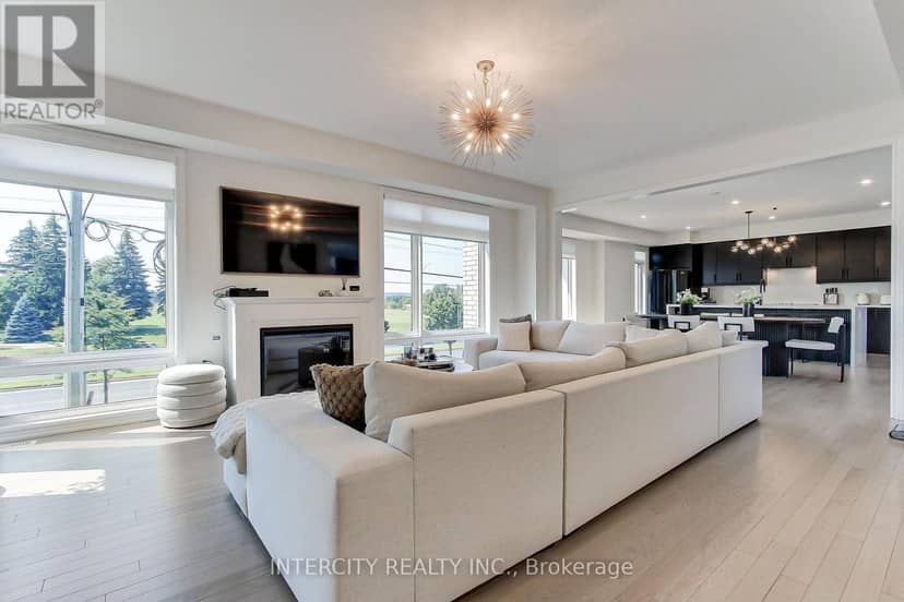 130 Blick Crescent — photo 16 of 40