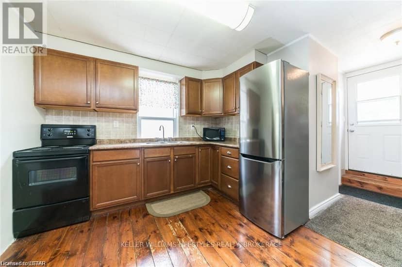 492 Emery Street E — photo 6 of 12