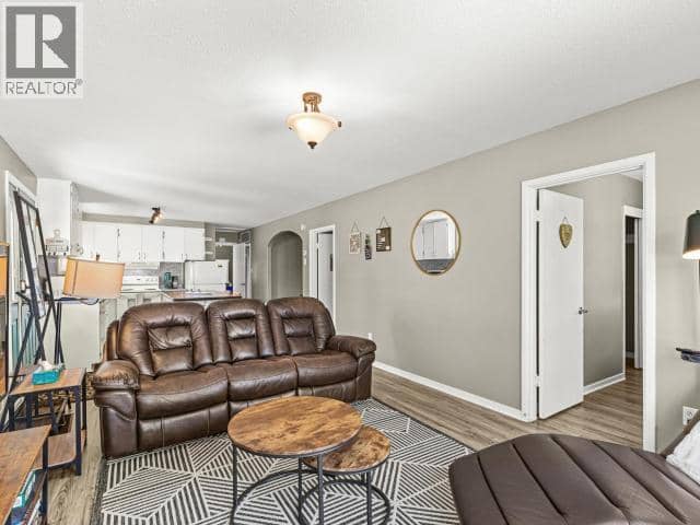 5078 5th Avenue — photo 14 of 24