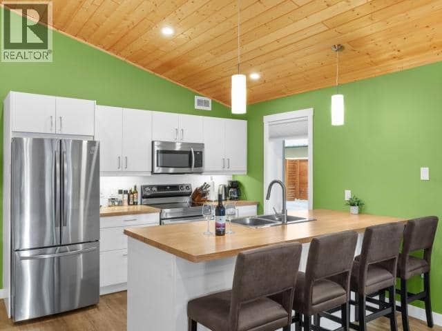 38 Takhini Meadows Drive — photo 14 of 40