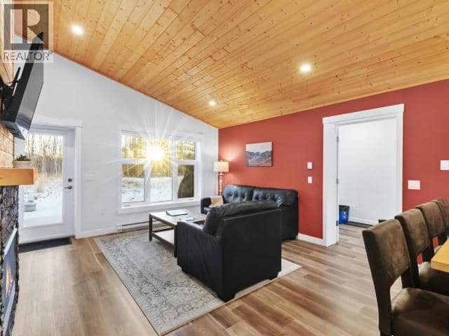 38 Takhini Meadows Drive — photo 33 of 40