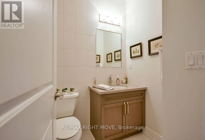 605 - 80 Orchard Point Road — photo 10 of 40