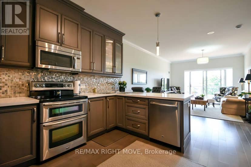 605 - 80 Orchard Point Road — photo 12 of 40