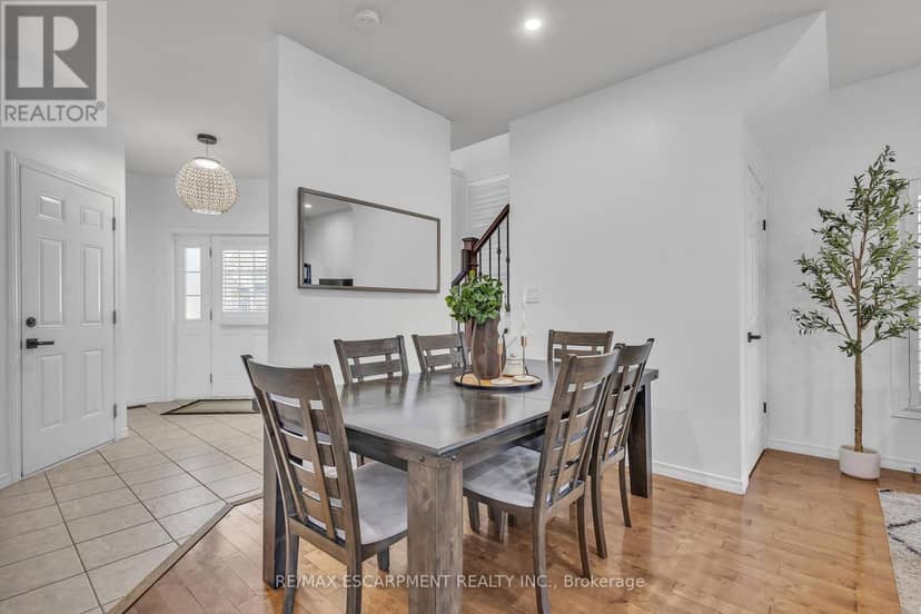 73 Fitzgerald Drive — photo 13 of 40