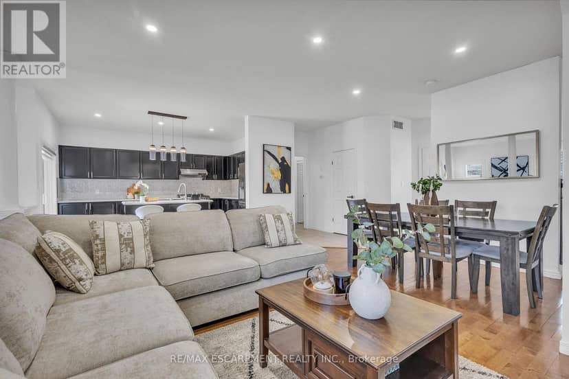 73 Fitzgerald Drive — photo 15 of 40