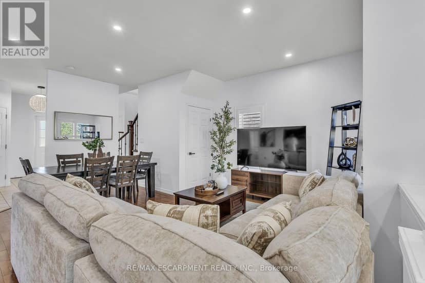 73 Fitzgerald Drive — photo 16 of 40