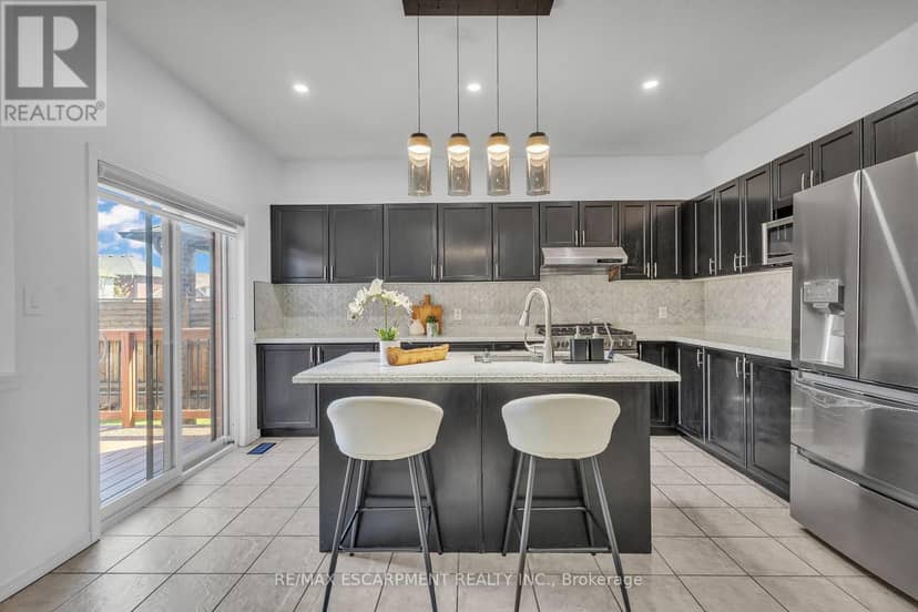73 Fitzgerald Drive — photo 17 of 40