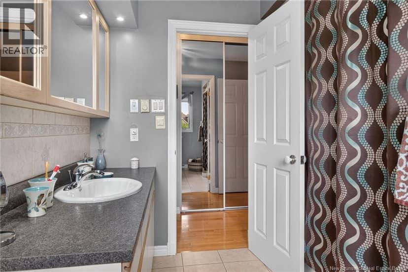 343 Glencairn Drive — photo 20 of 40