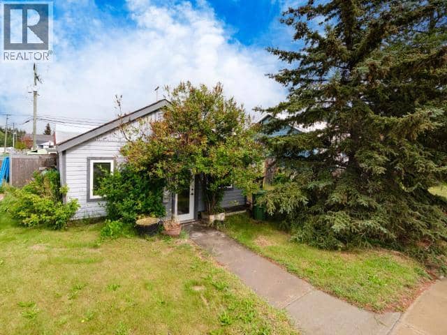 606 Ogilvie Street — photo 1 of 29